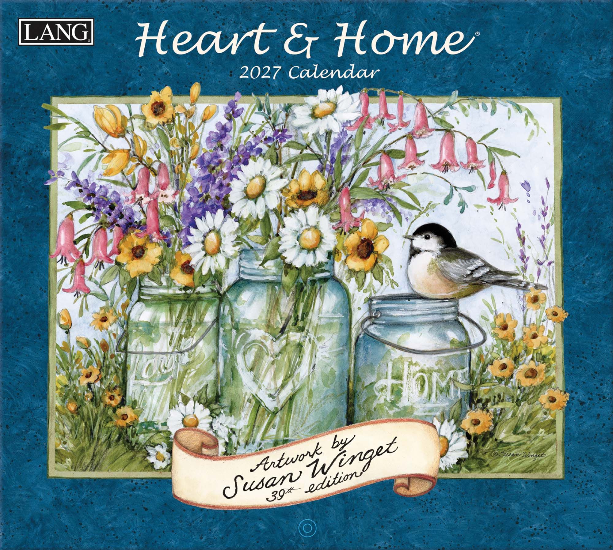 Wandkalender ‘Heart & Home 2027’ van Susan Winget met warme, huiselijke illustraties.